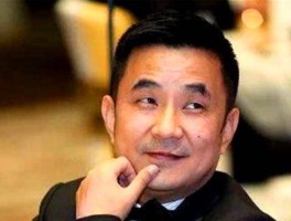 欠债800亿逃往外国带走一女明星和61个亿父亲去世都不回来！