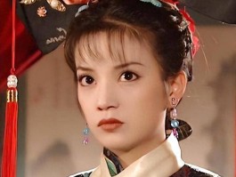 封杀5年后50岁赵薇再次露面离婚无事业原来她早留一张底牌